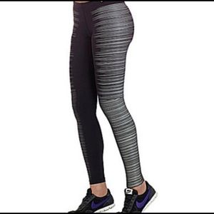 Nike women’s reflective running leggings